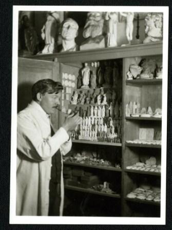 Henri Esser voor modellenkast 1910-1915